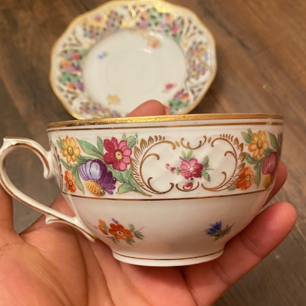 Chateau Floral Mug with Gold Trim - Picture 4 of 8